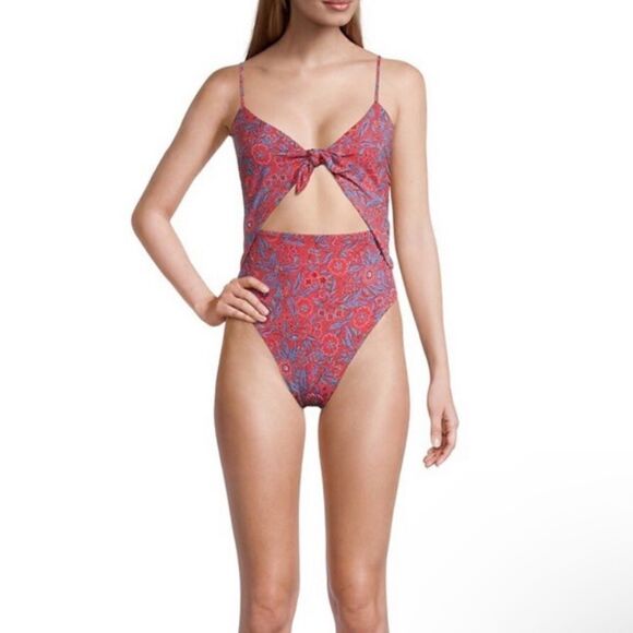 Veronica Beard
Aniston Swimsuit   - Picture 3 of 9